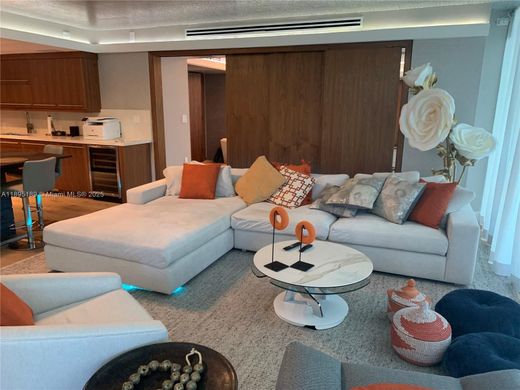 Жилой комплекс, Surfside, Miami-Dade County