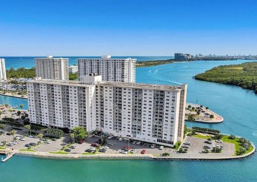 Residential complexes in Sunny Isles Beach, Miami-Dade