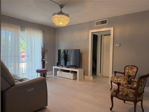 Residential complexes in Oakland Park, Broward County