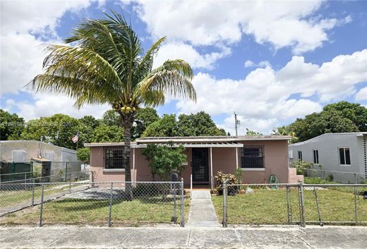 Villa en Hialeah, Miami-Dade County