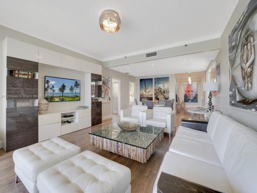 Residential complexes in Miami Beach, Miami-Dade