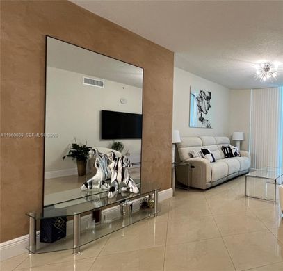 Kamienica w Sunny Isles Beach, Miami-Dade County