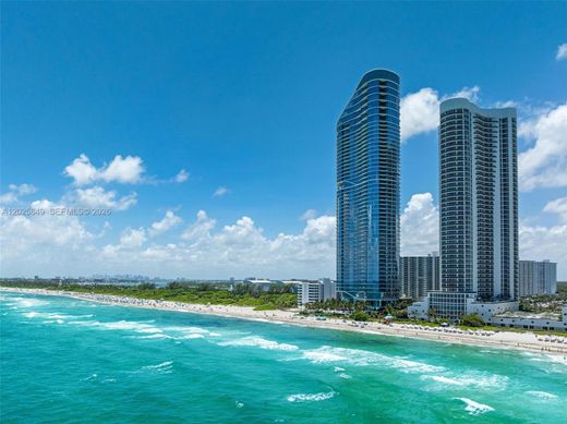 Complexes résidentiels à Sunny Isles Beach, Comté de Miami-Dade