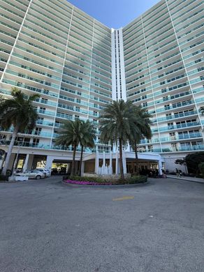 Residential complexes in Sunny Isles Beach, Miami-Dade