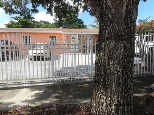 Villa Miami Gardens, Miami-Dade County