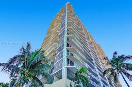 Residential complexes in North Bay Village, Miami-Dade