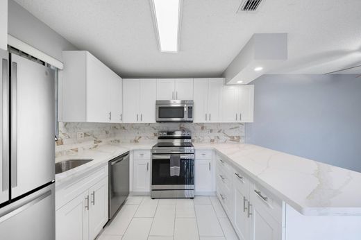 Townhouse in Coral Springs, Broward County