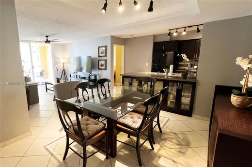 Residential complexes in Aventura, Miami-Dade