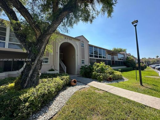 Edificio en Doral, Miami-Dade County