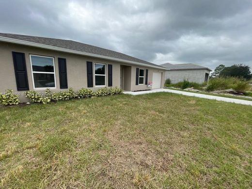 Villa - Lehigh Acres, Lee County