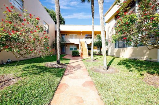Residential complexes in Delray Beach, Palm Beach