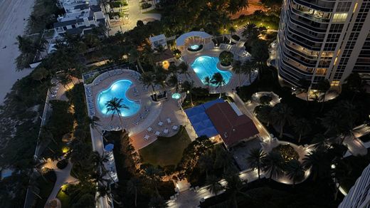 Residential complexes in Fort Lauderdale, Broward County