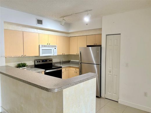 Residential complexes in Tamarac, Broward County