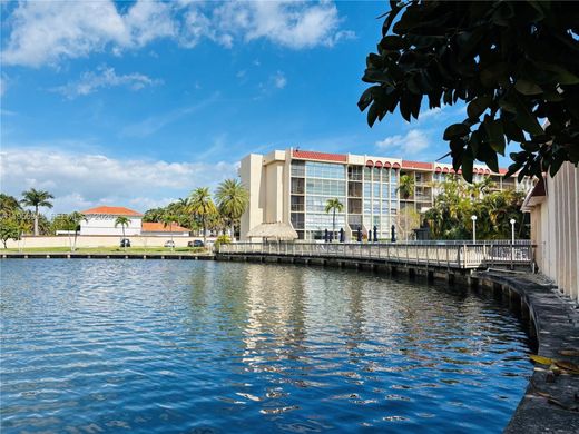 Complexos residenciais - Hallandale Beach, Broward County