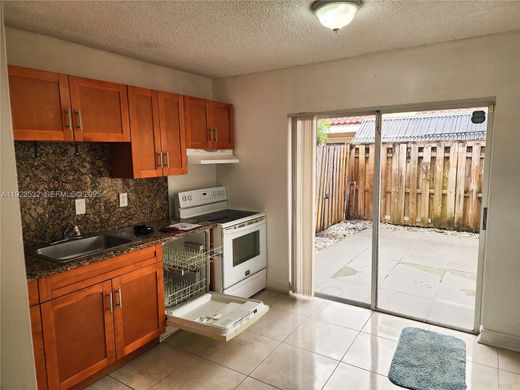 Αστικό ακίνητο σε Μαϊάμι, Miami-Dade County