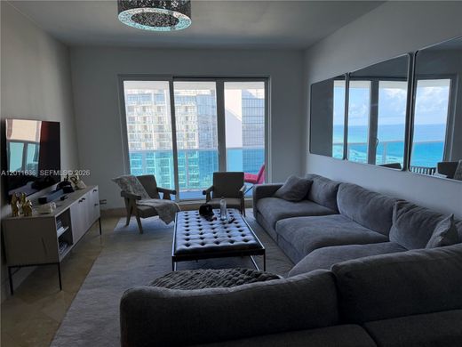 Residential complexes in Miami Beach, Miami-Dade