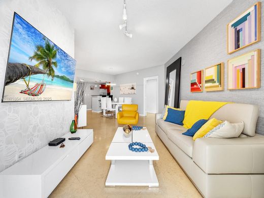 Complexes résidentiels à Sunny Isles Beach, Comté de Miami-Dade