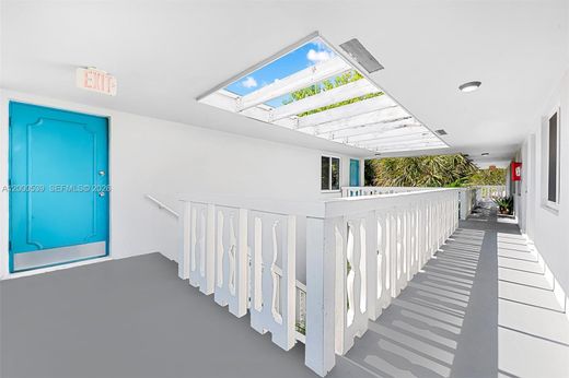 Residential complexes in Wilton Manors, Broward County