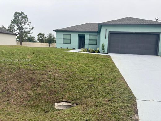 Villa in Lehigh Acres, Lee County