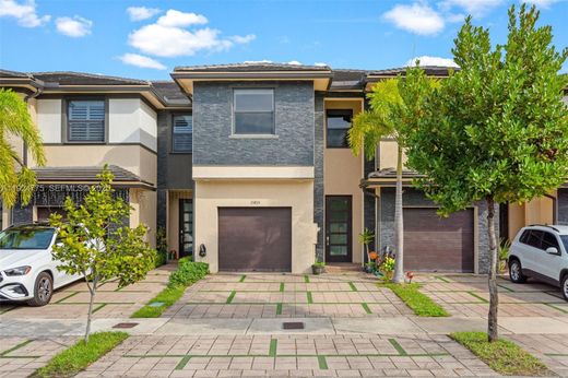 تاون هاوس ﻓﻲ Miami Lakes, Miami-Dade County