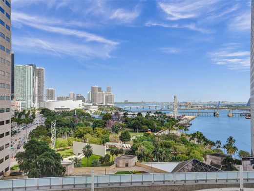 ‏בניין ב  מיאמי, Miami-Dade County