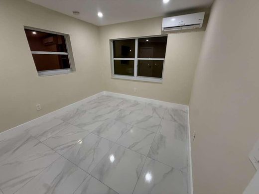 Townhouse in Miami, Miami-Dade
