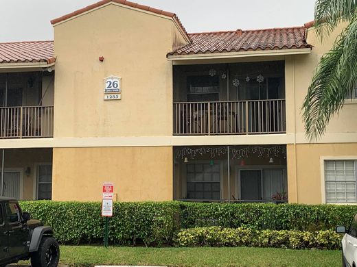 Residential complexes in Pompano Beach, Broward County