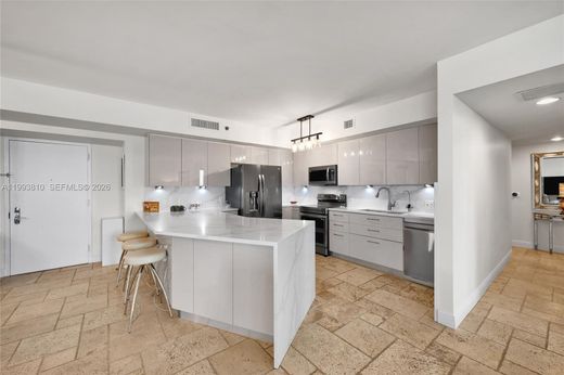 Residential complexes in Hallandale, Broward County