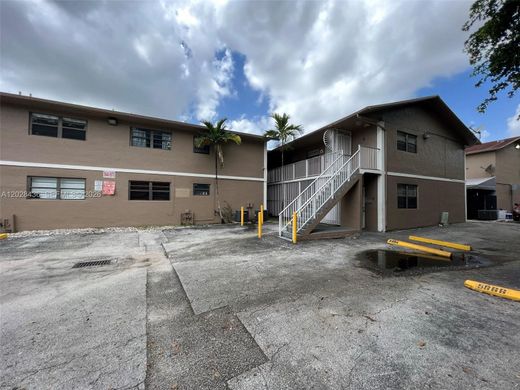 Complesso residenziale a Hialeah, Miami-Dade County