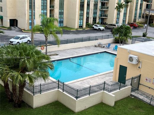 Residential complexes in Miami, Miami-Dade