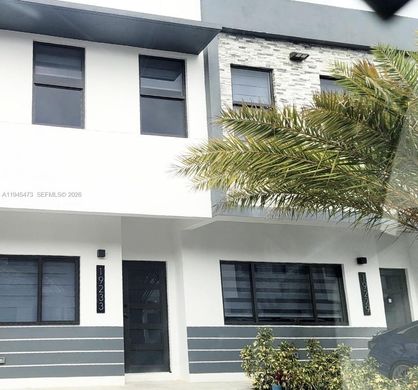 Townhouse in Miami Gardens, Miami-Dade