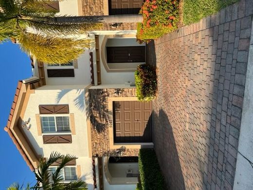 Townhouse in West Palm Beach, Palm Beach