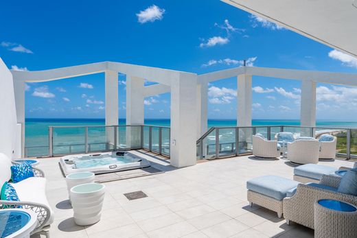 Residential complexes in Riviera Beach, Palm Beach