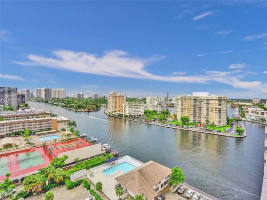 Residential complexes in Hallandale, Broward County