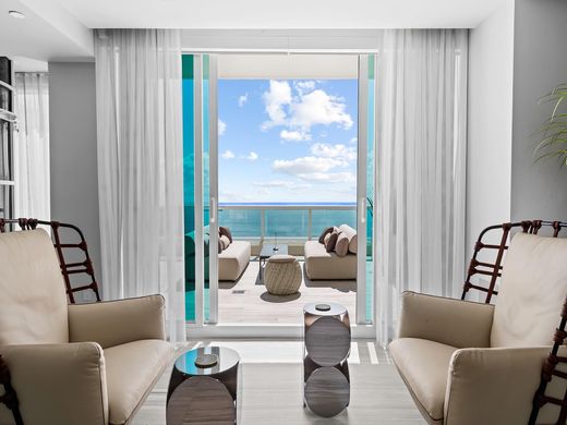 Residential complexes in Fort Lauderdale, Broward County