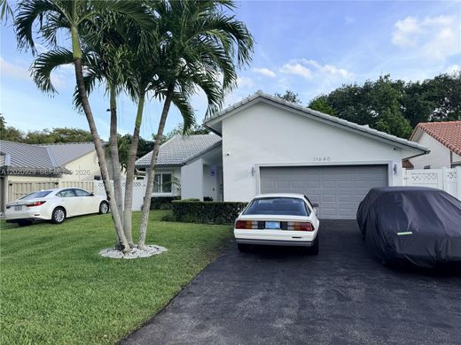 Villa - Coral Springs, Broward County