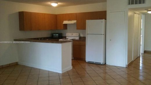 Residential complexes in North Miami, Miami-Dade