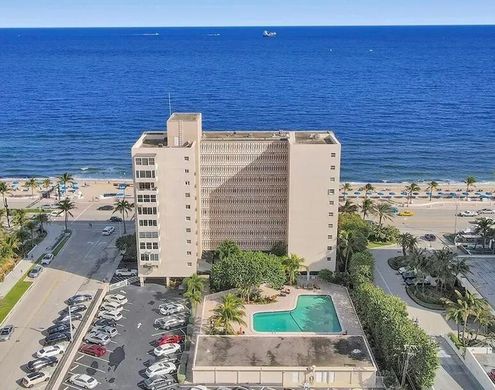 Residential complexes in Fort Lauderdale, Broward County
