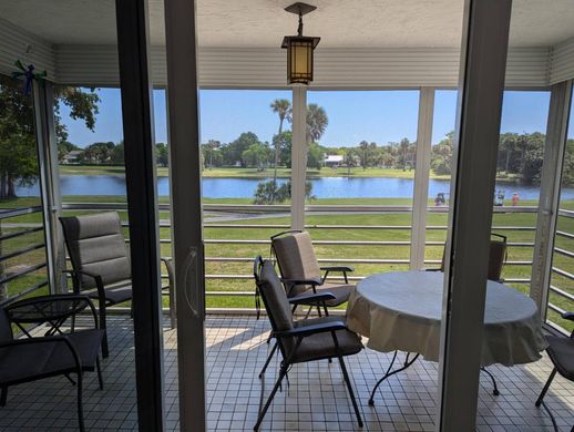 Residential complexes in Pompano Beach, Broward County