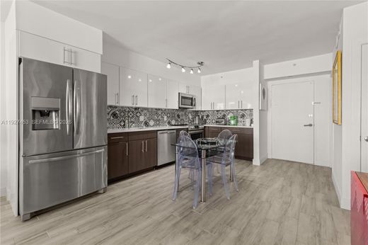 Komplex apartman Miami Beach, Miami-Dade County
