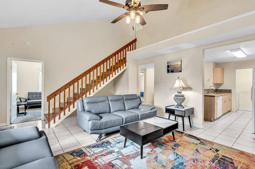 Townhouse in Sunrise, Broward County