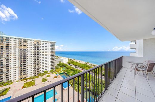 Residential complexes in Hollywood, Broward County
