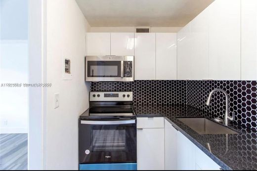 Wohnkomplexe in Sweetwater, Miami-Dade County