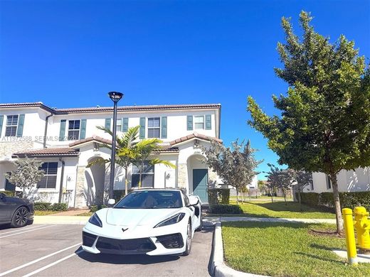 Townhouse in North Miami, Miami-Dade