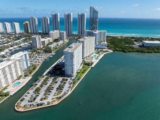 Residential complexes in Sunny Isles Beach, Miami-Dade