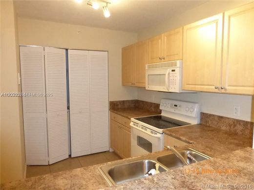 Dania Beach, Broward Countyのアパートメント・コンプレックス