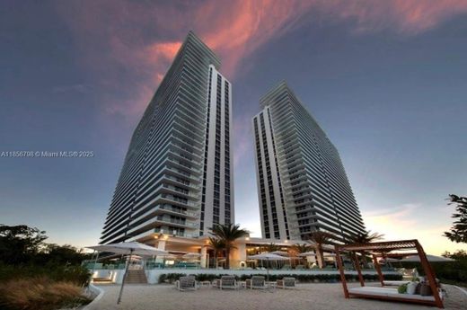 Residential complexes in North Miami Beach, Miami-Dade