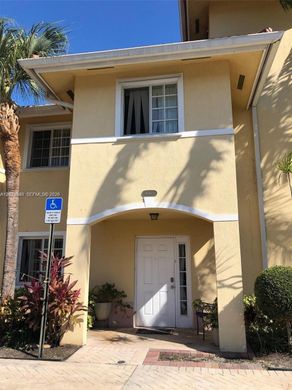 Таунхаус, North Miami Beach, Miami-Dade County