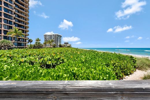 Residential complexes in Juno Beach, Palm Beach
