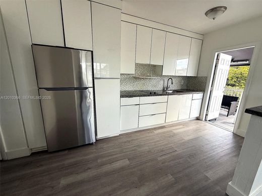 Residential complexes in Miami, Miami-Dade